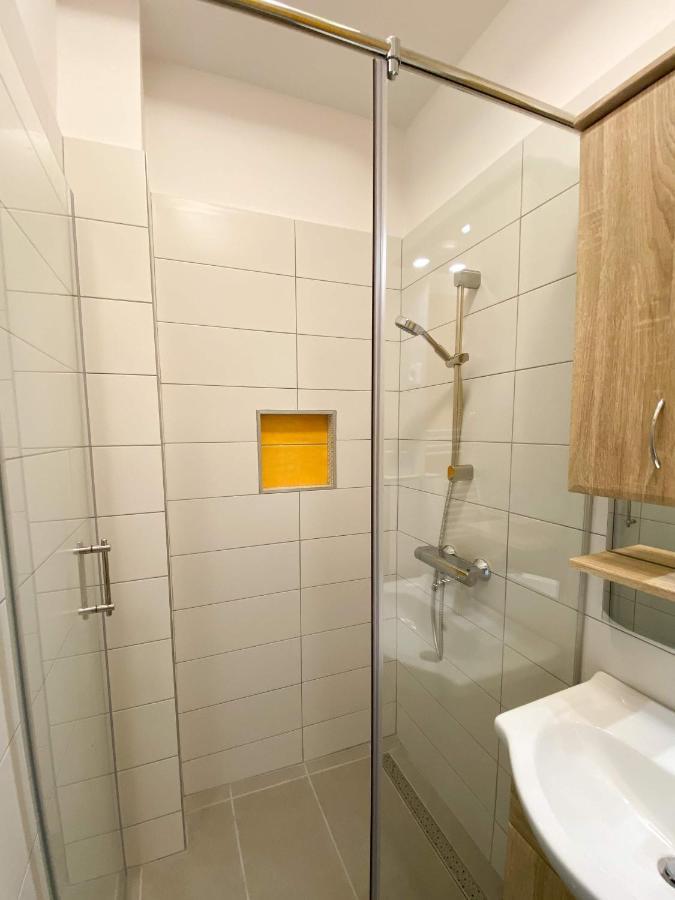 Kis Szieszta Panzio Bed & Breakfast Balatonboglar Exterior photo