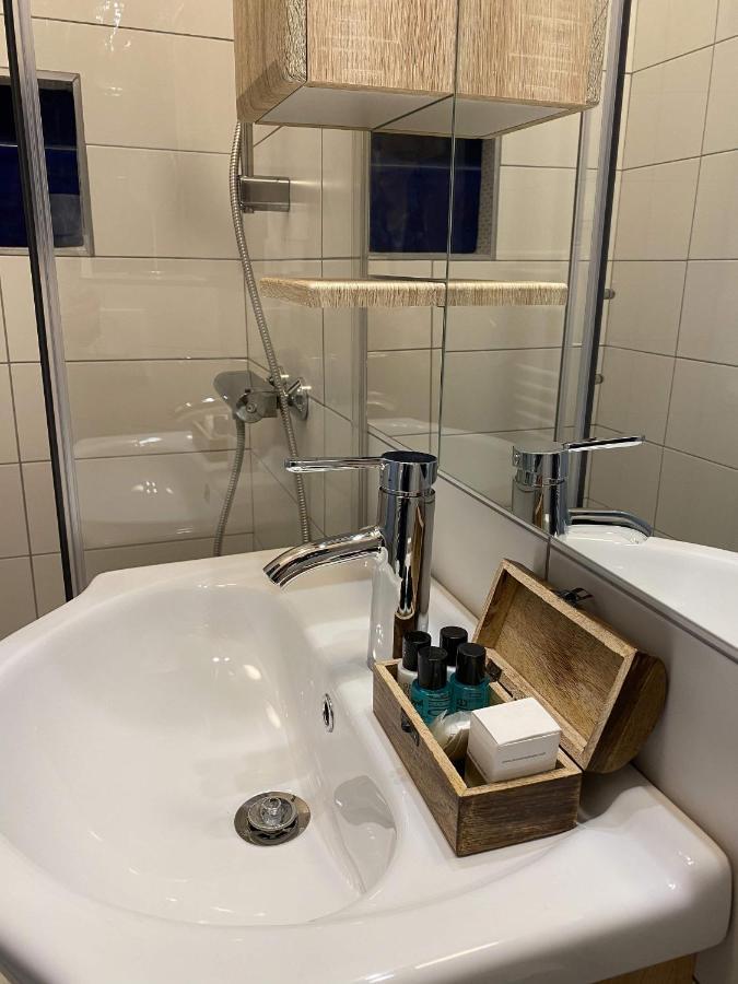 Kis Szieszta Panzio Bed & Breakfast Balatonboglar Exterior photo