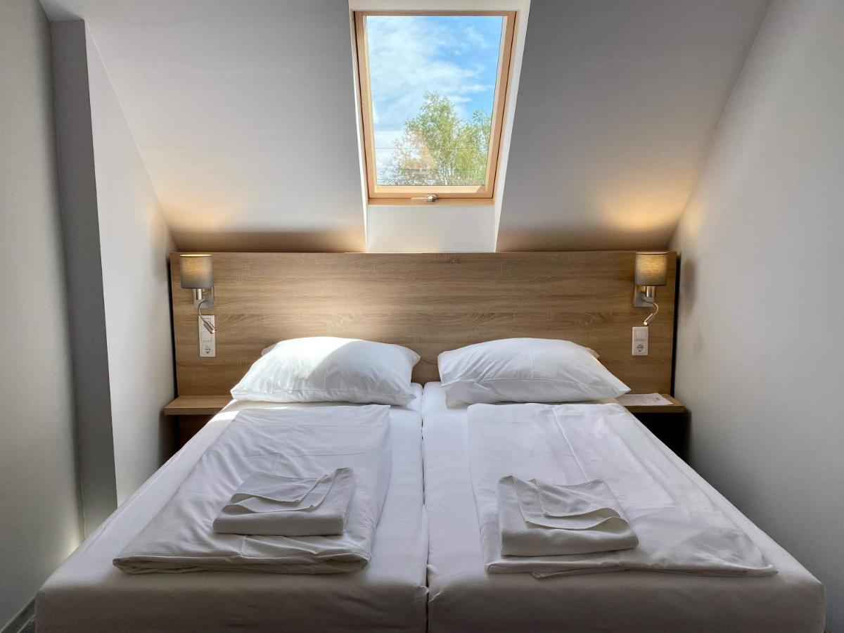 Kis Szieszta Panzio Bed & Breakfast Balatonboglar Exterior photo
