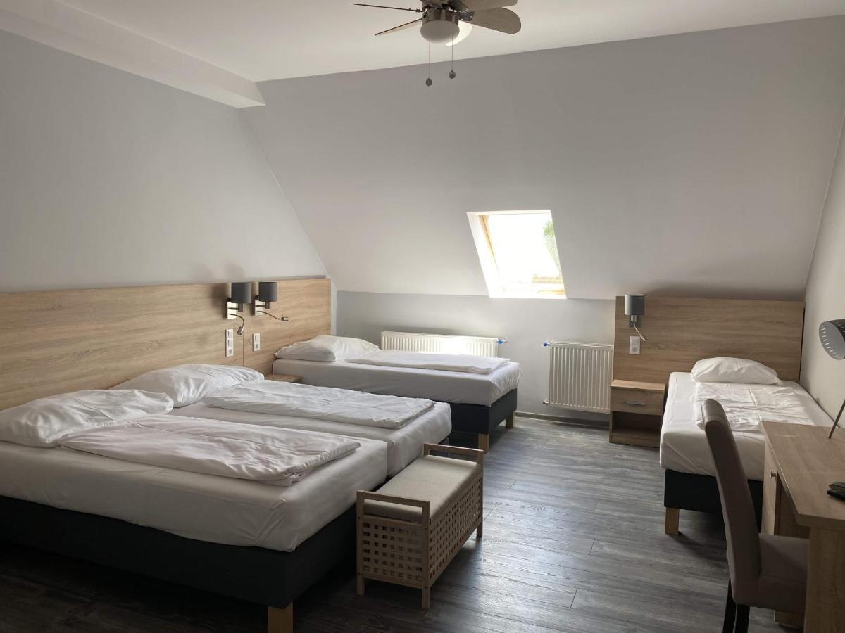 Kis Szieszta Panzio Bed & Breakfast Balatonboglar Exterior photo